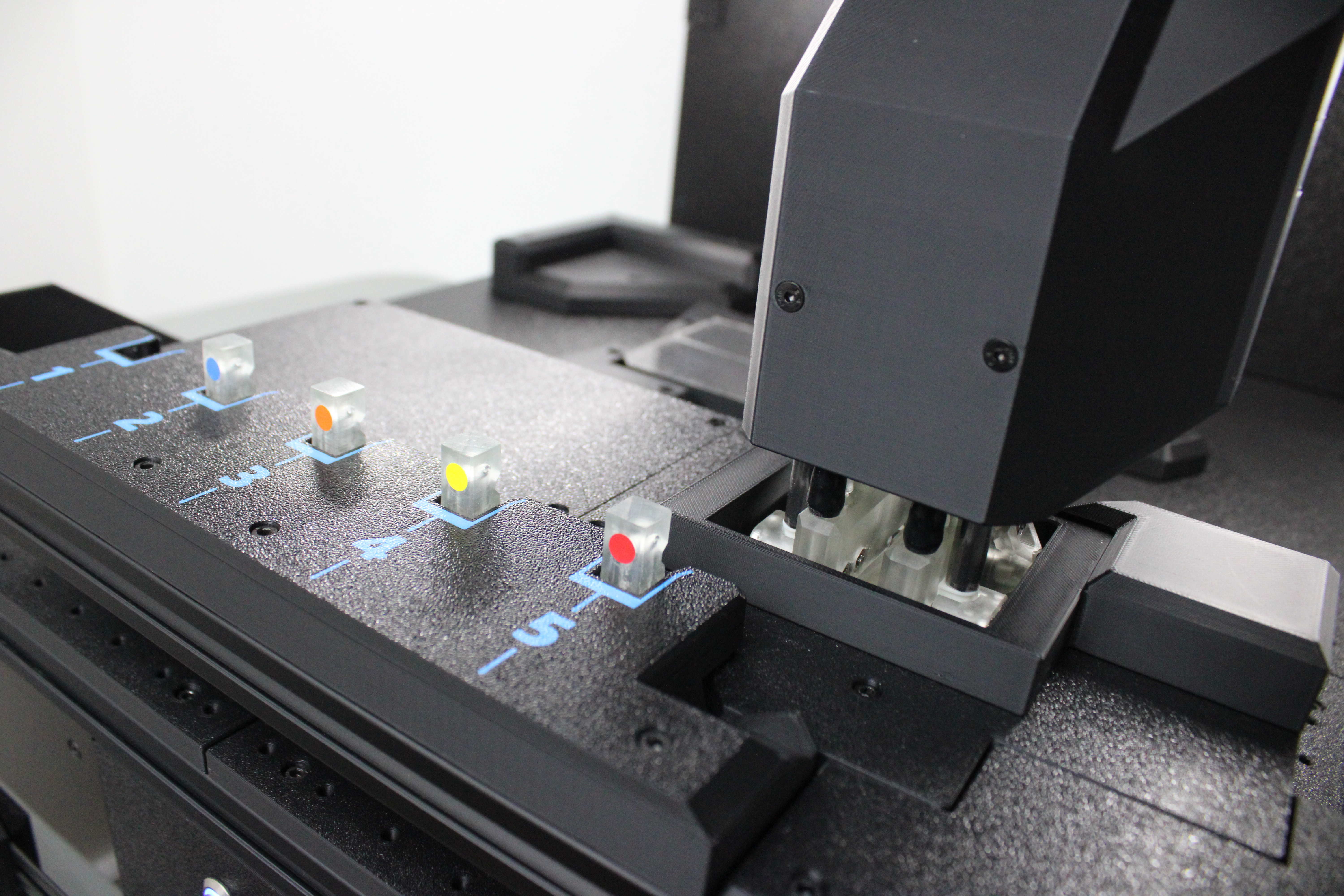 Printer head positioned in the on-board droplet imager